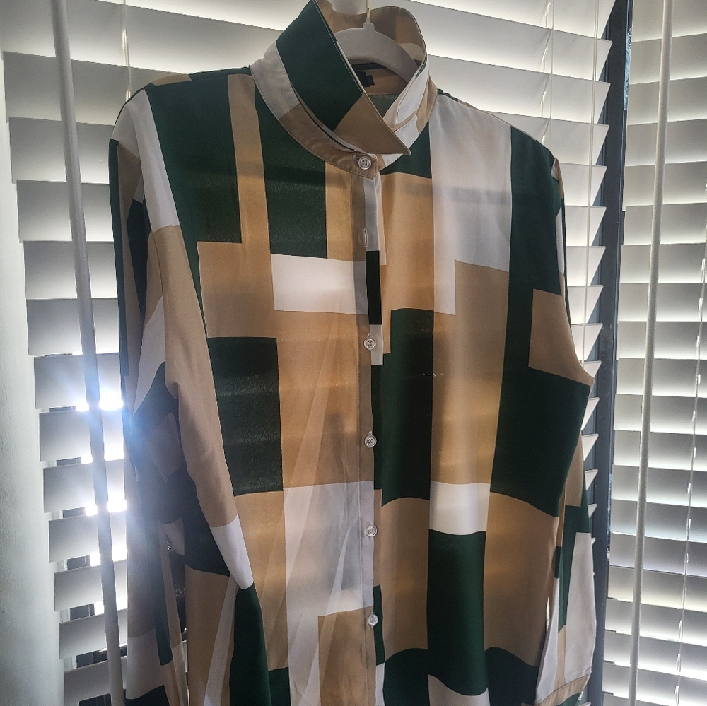 Stylish Green and Tan Women's shirt 💚💚💚
